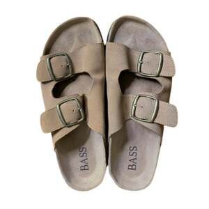 Bass Beige/Brown Flats | Size 8.5